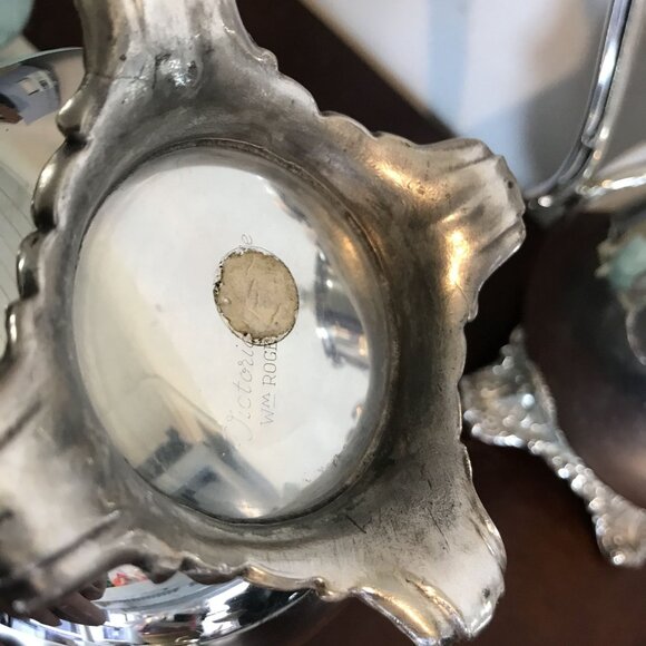 VTG Silverplate Tea & Coffee Set Wm Rogers & Sons Victorian Rose 1902 - Picture 6 of 15